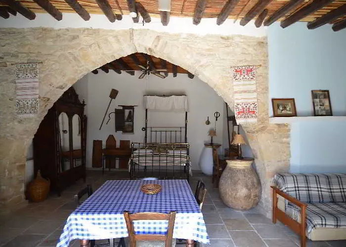 Landsted Traditional Village Skarinou