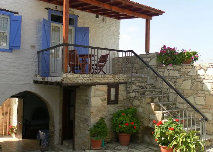 Landsted Traditional Village Skarinou