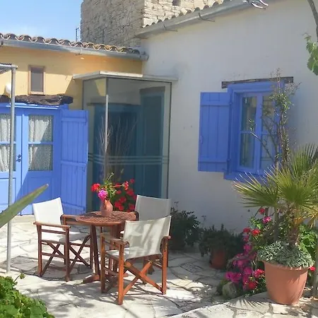 Lantställe Traditional Village Skarinou