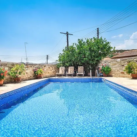 Traditional Village Gospodarstwo wiejskie Skarinou