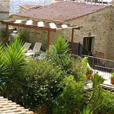 Gospodarstwo wiejskie Traditional Village