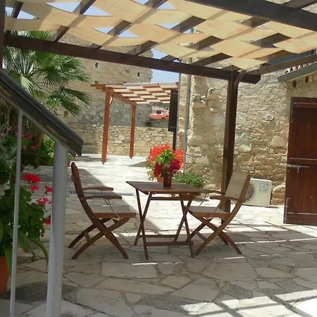 Lantställe Traditional Village Skarinou