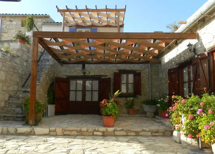 Traditional Village בית כפרי *