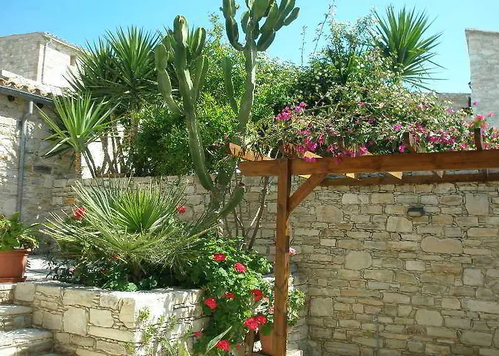 Traditional Village בית כפרי