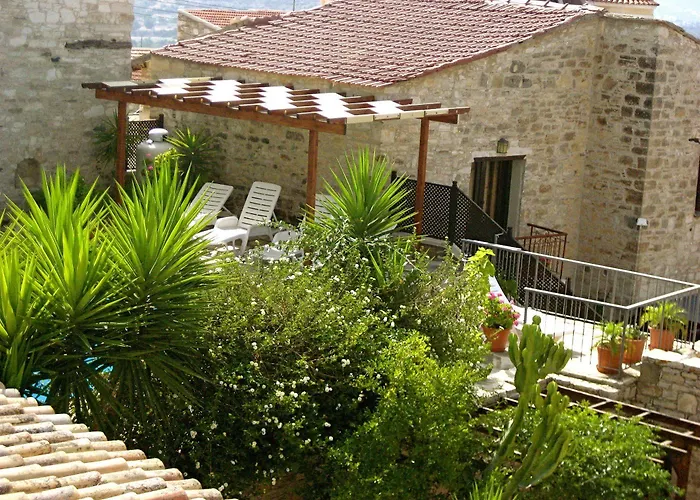 בית כפרי Traditional Village