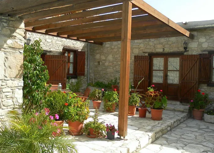 Traditional Village בית כפרי סקארינו