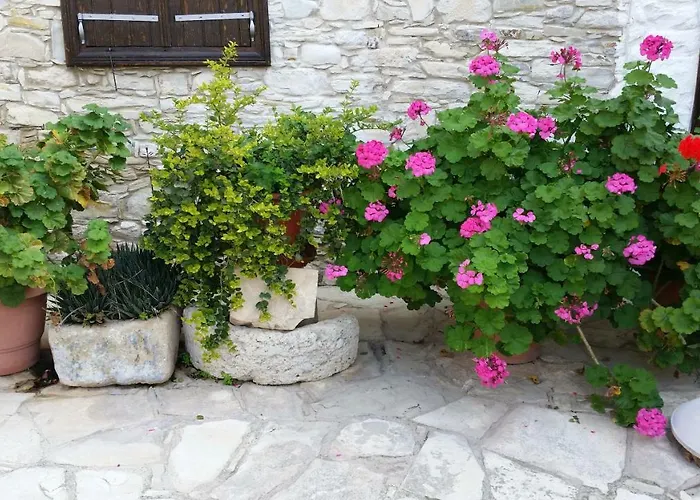 Traditional Village * סקארינו