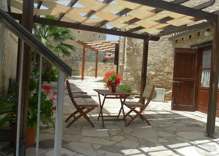 בית כפרי Traditional Village סקארינו