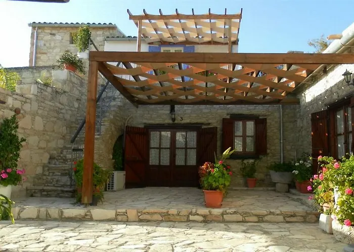 בית כפרי Traditional Village