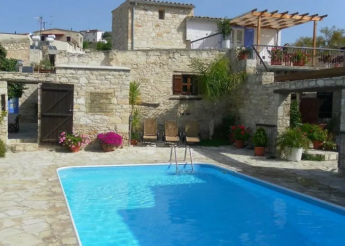 Traditional Village בית כפרי *